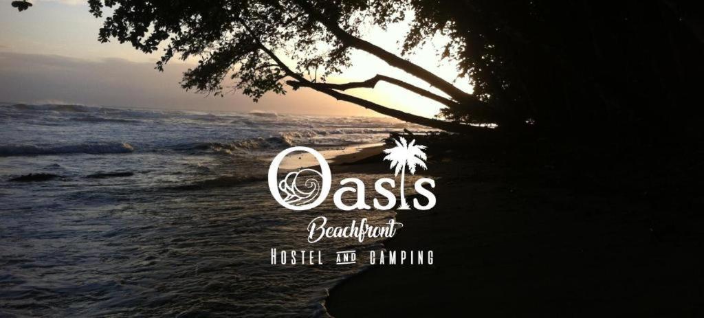 Oasis Beachfront Hostel Пуэрто-Лимон Экстерьер фото